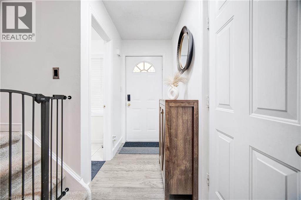 675 Karlsfeld Road, Waterloo, Ontario  N2T 2V3 - Photo 3 - 40794447