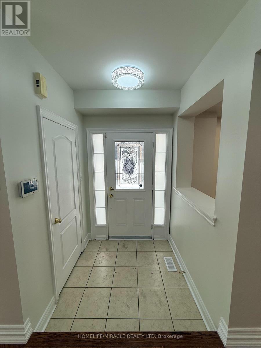 2 Howlett Crescent, Ajax, Ontario  L1T 0A8 - Photo 4 - E12640410