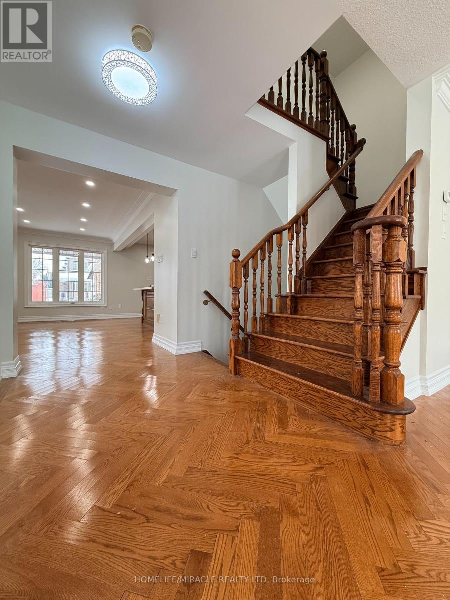 2 Howlett Crescent, Ajax, Ontario  L1T 0A8 - Photo 7 - E12640410