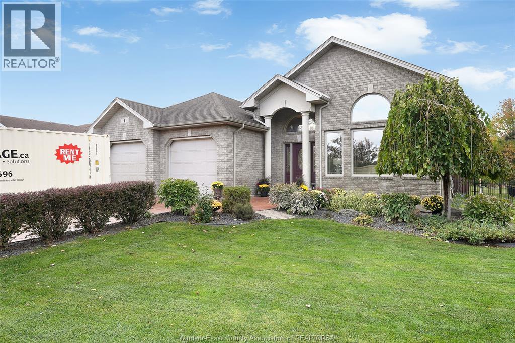 MLS# 25031780: 1 KINGSBRIDGE DRIVE, Amherstburg, Canada