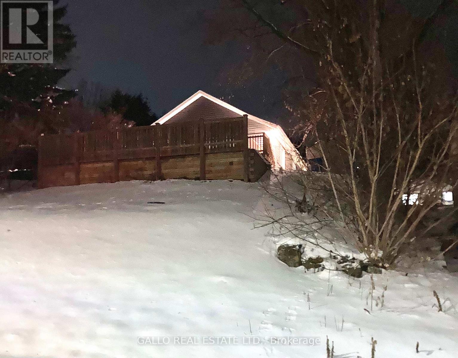 37 Windsor Drive, Whitchurch-Stouffville, Ontario  L4A 7X3 - Photo 3 - N12640390