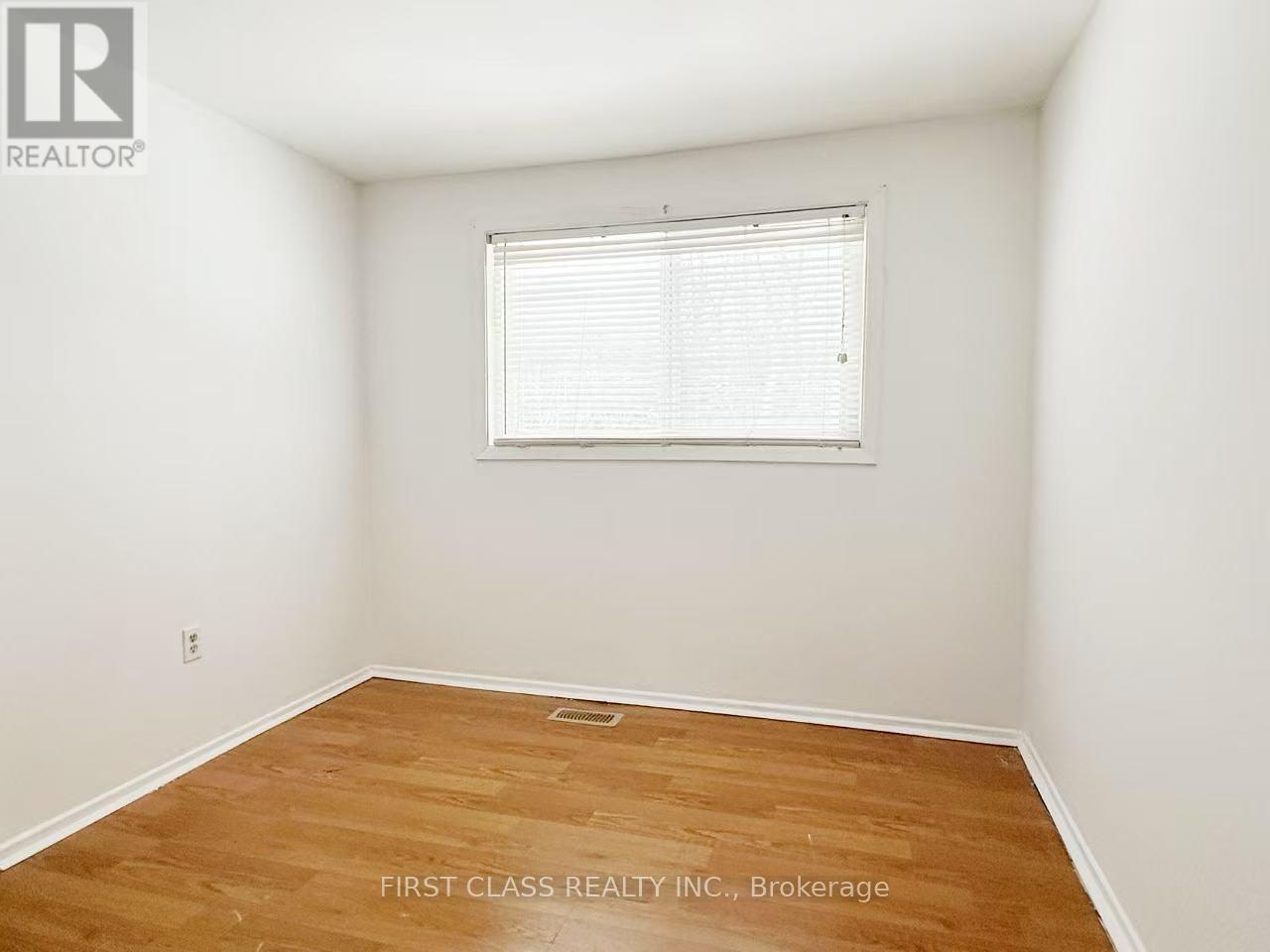 Unit A - 1 Lakeside Cres Avenue, Richmond Hill, Ontario  L4E 3C8 - Photo 6 - N12640512