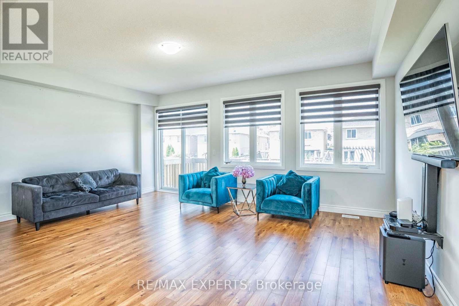 54 Landolfi Way, Bradford West Gwillimbury (Bradford), Ontario  L3Z 4L7 - Photo 18 - N12640536