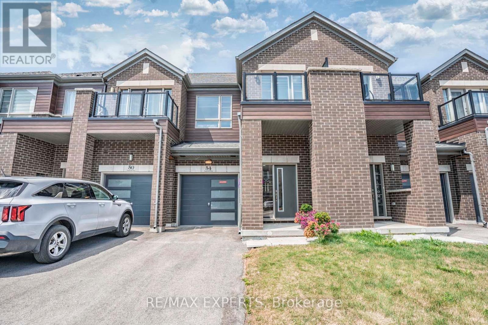 54 Landolfi Way, Bradford West Gwillimbury (Bradford), Ontario  L3Z 4L7 - Photo 2 - N12640536