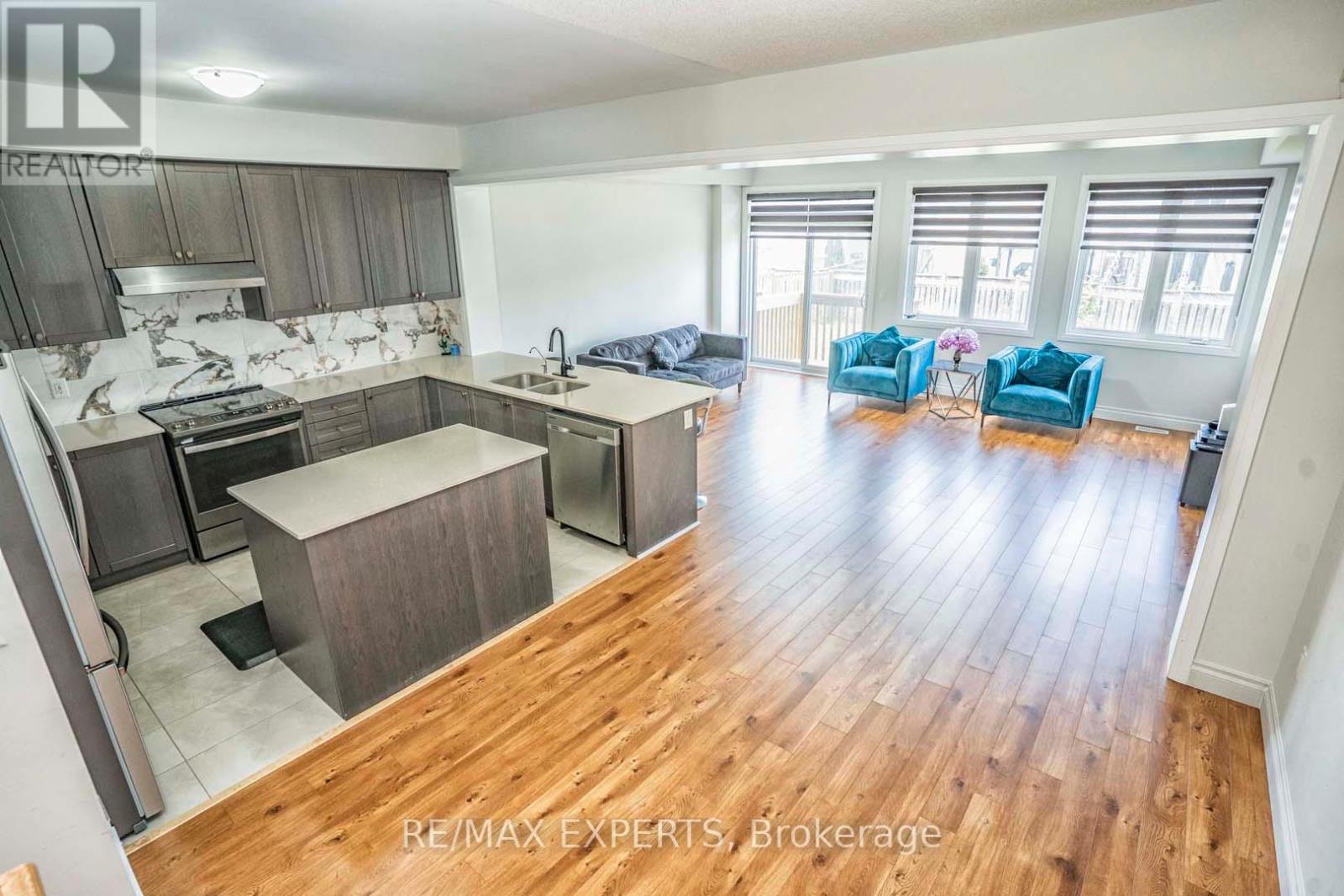 54 Landolfi Way, Bradford West Gwillimbury (Bradford), Ontario  L3Z 4L7 - Photo 26 - N12640536