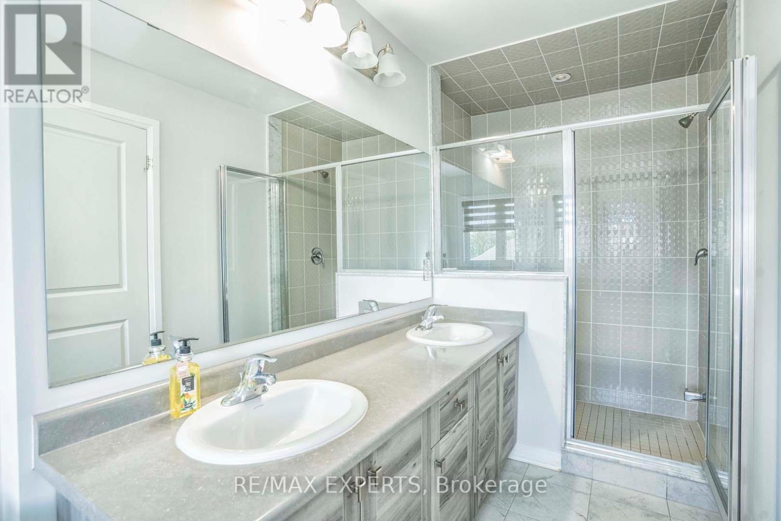 54 Landolfi Way, Bradford West Gwillimbury (Bradford), Ontario  L3Z 4L7 - Photo 33 - N12640536