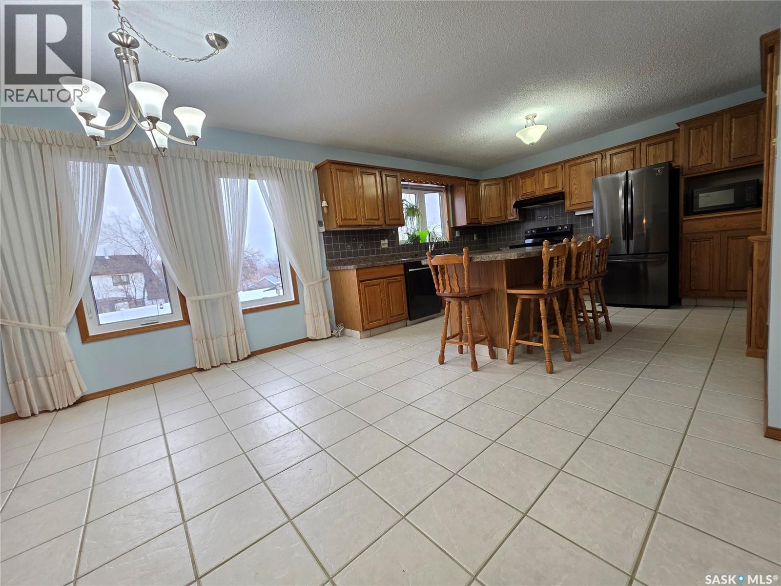 353 Walsh Trail, Swift Current, Saskatchewan  S9H 4R3 - Photo 11 - SK025756