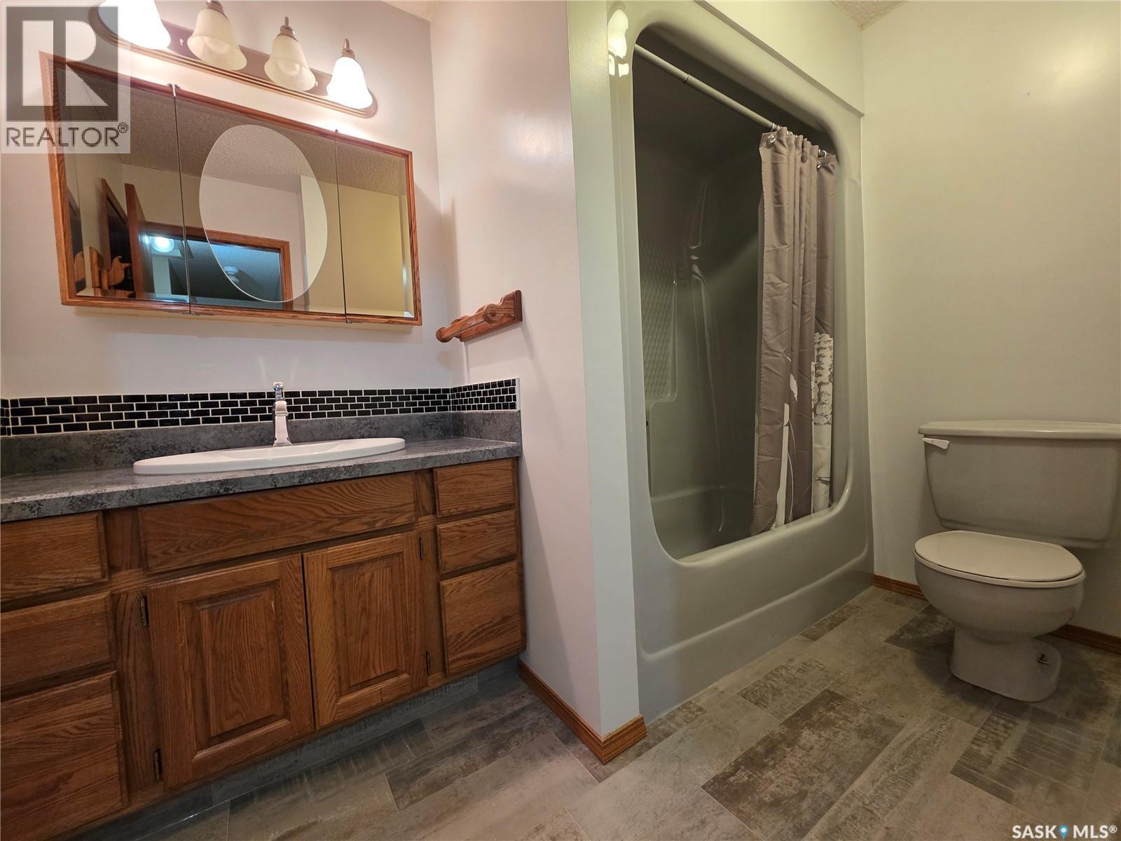 353 Walsh Trail, Swift Current, Saskatchewan  S9H 4R3 - Photo 20 - SK025756