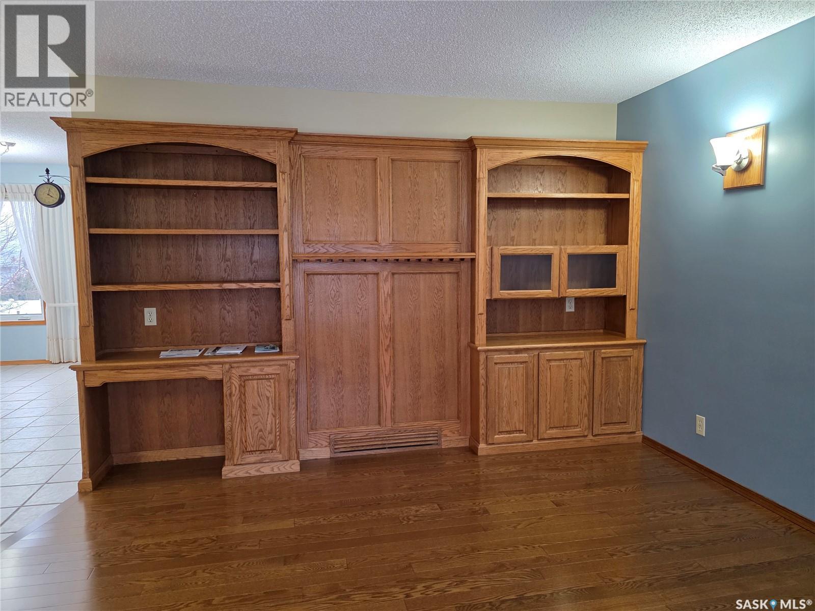 353 Walsh Trail, Swift Current, Saskatchewan  S9H 4R3 - Photo 5 - SK025756