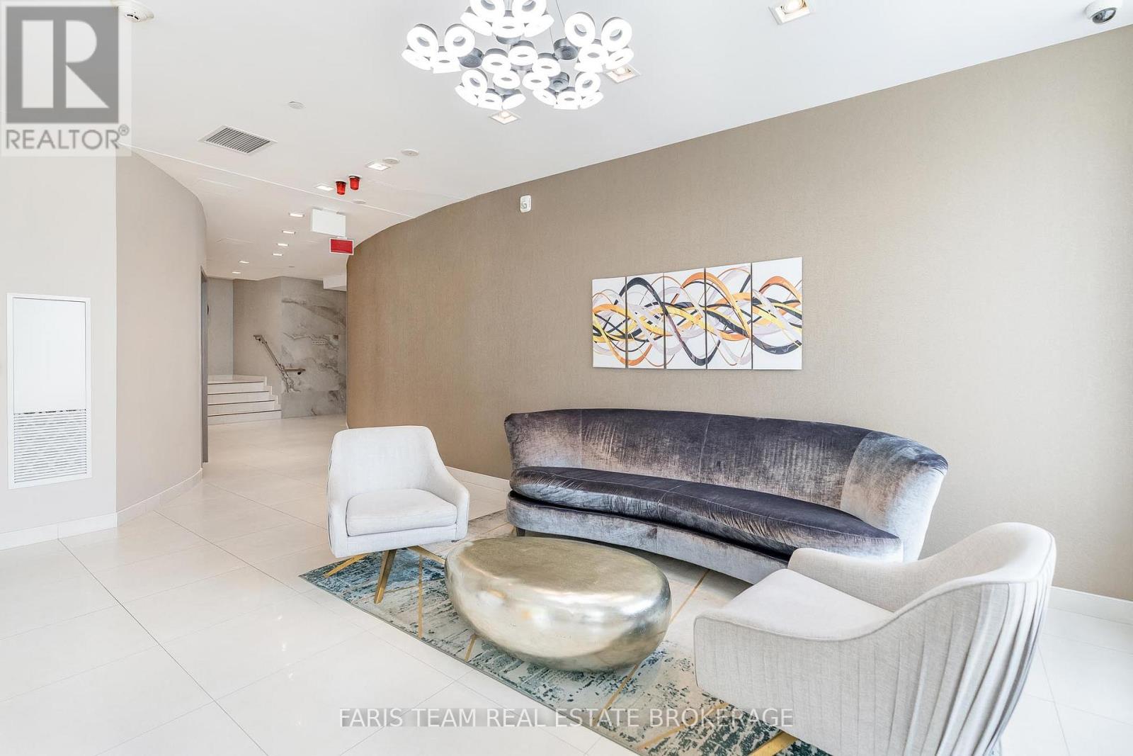 401 - 741 Sheppard Avenue W, Toronto, Ontario  M3H 2S9 - Photo 5 - C12469943