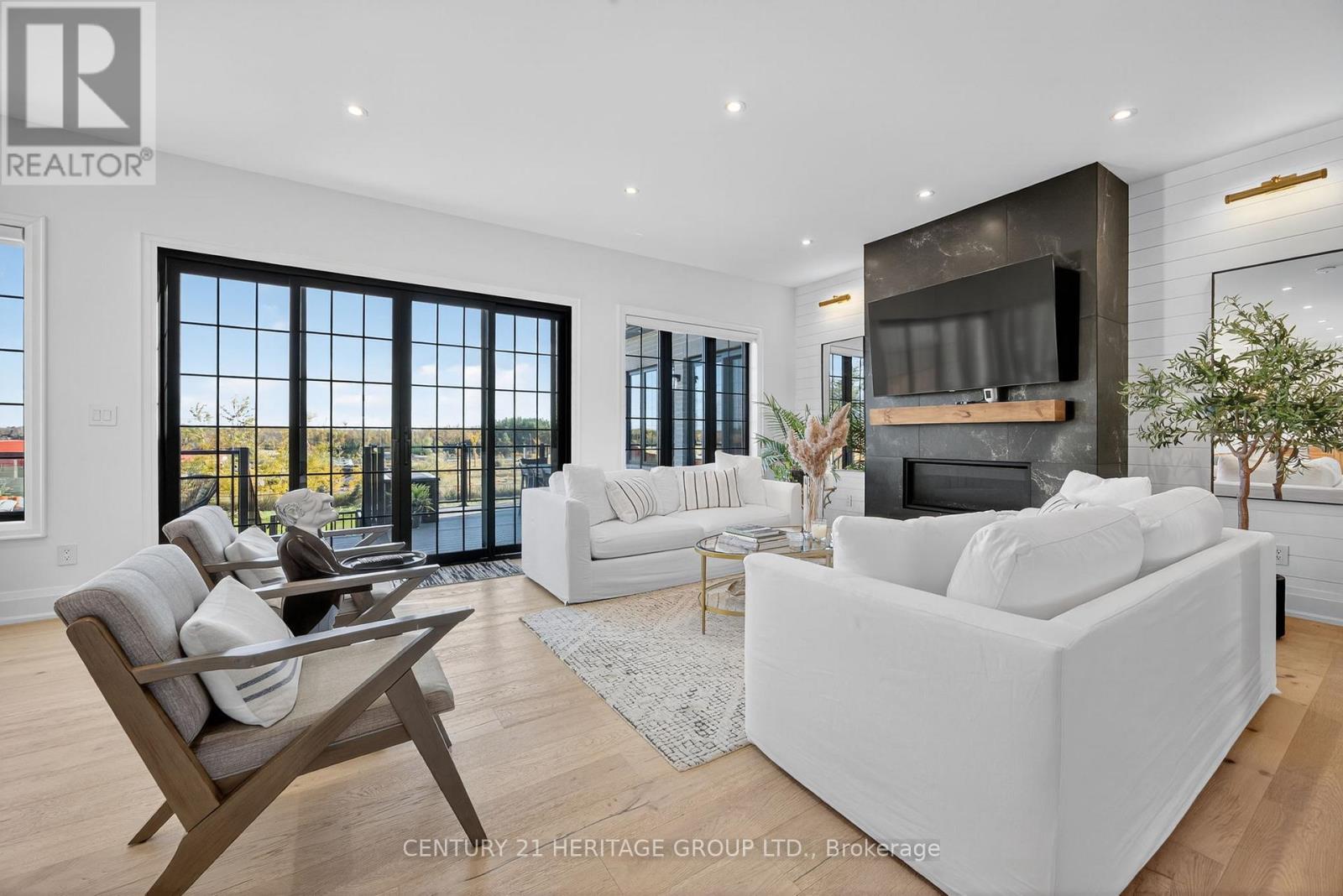 7 Caldwell Drive, Oro-Medonte, Ontario  L0L 2L0 - Photo 9 - S12640434