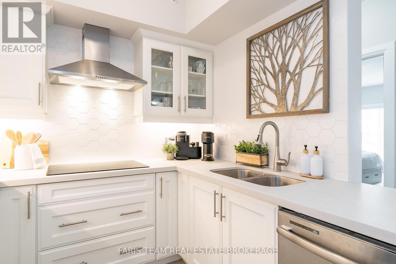 410 - 54 Koda Street, Barrie, Ontario  L9J 0J6 - Photo 14 - S12427107