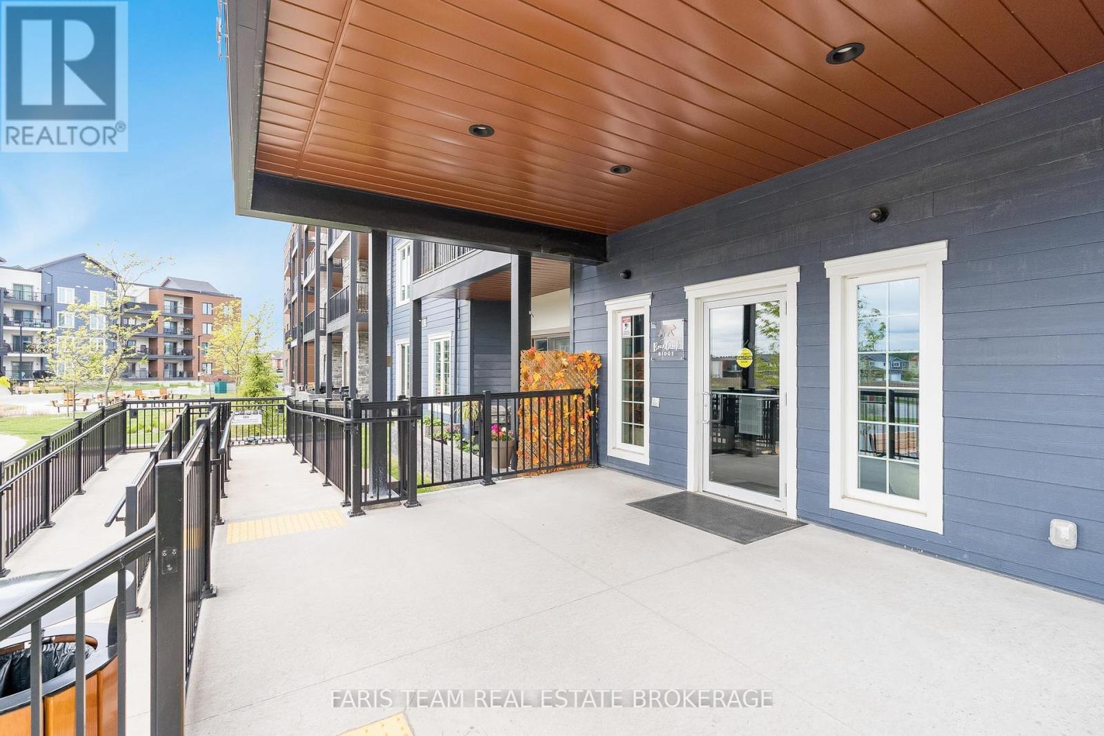 410 - 54 Koda Street, Barrie, Ontario  L9J 0J6 - Photo 5 - S12427107