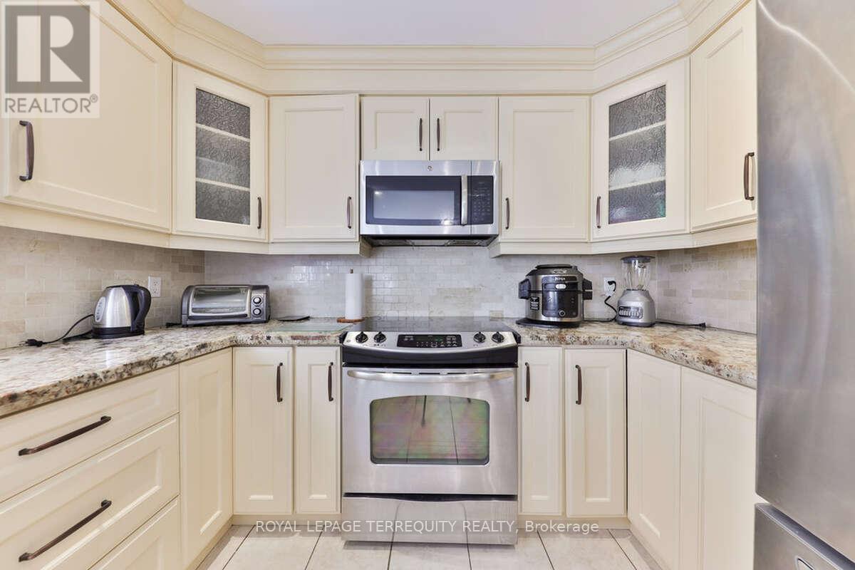 5275 Thornwood Drive, Mississauga, Ontario  L4Z 3J3 - Photo 12 - W12608276