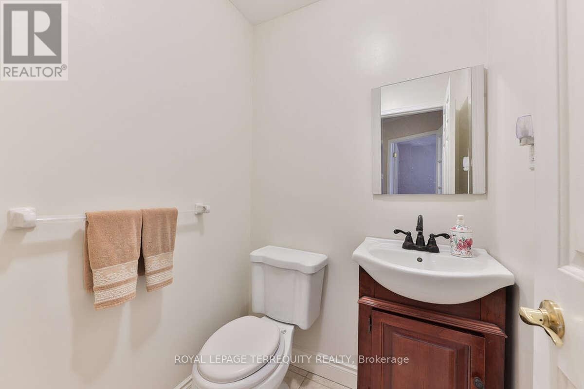 5275 Thornwood Drive, Mississauga, Ontario  L4Z 3J3 - Photo 19 - W12608276