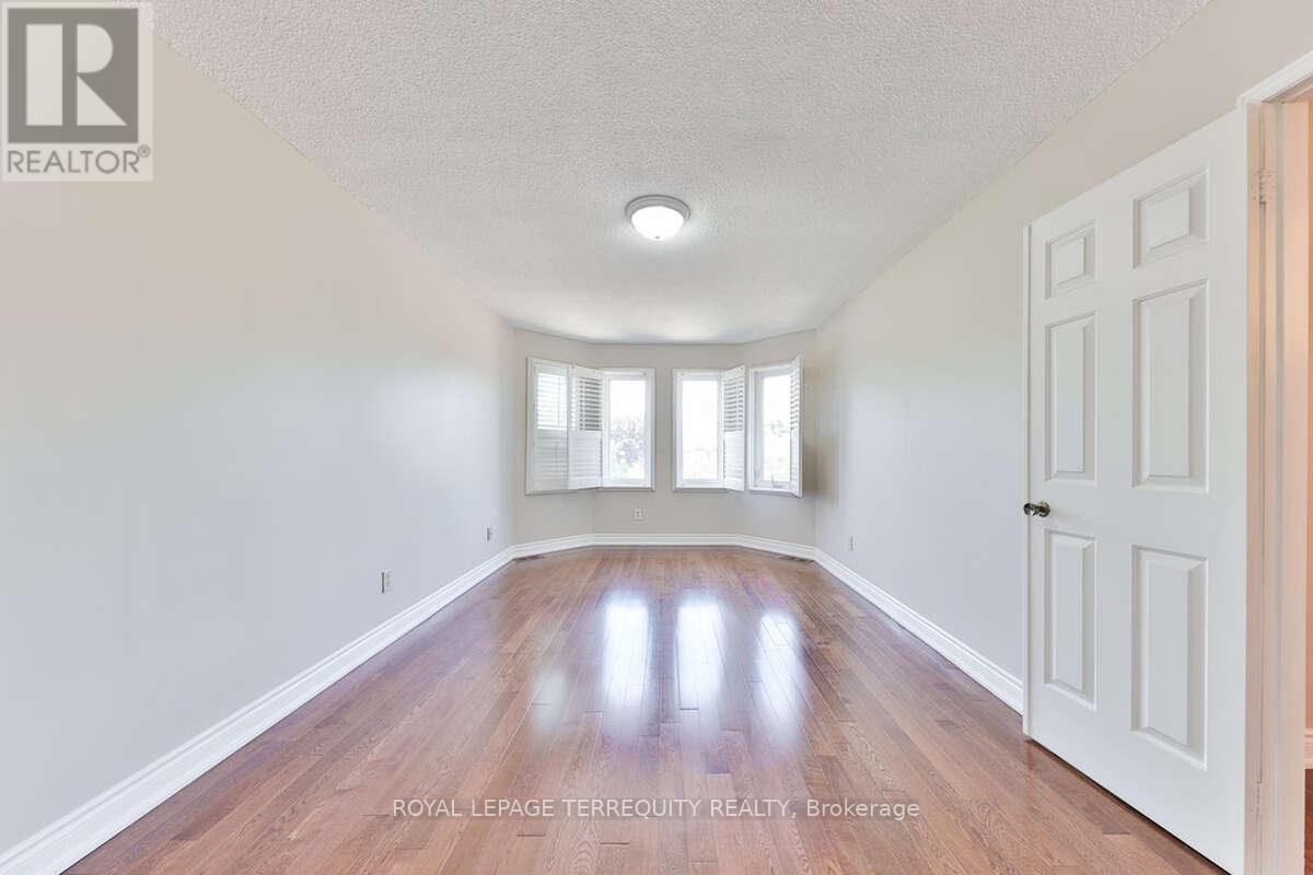 5275 Thornwood Drive, Mississauga, Ontario  L4Z 3J3 - Photo 24 - W12608276