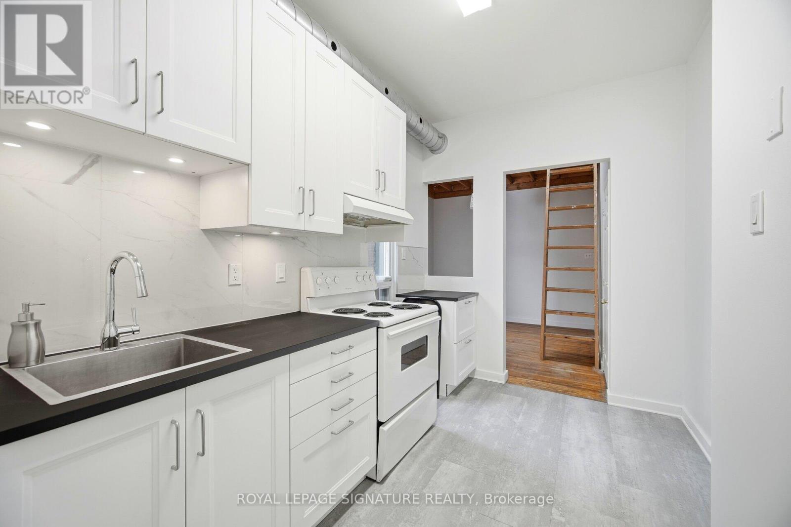 2 - 46 Armstrong Avenue, Toronto, Ontario  M9B 2G2 - Photo 11 - W12640386