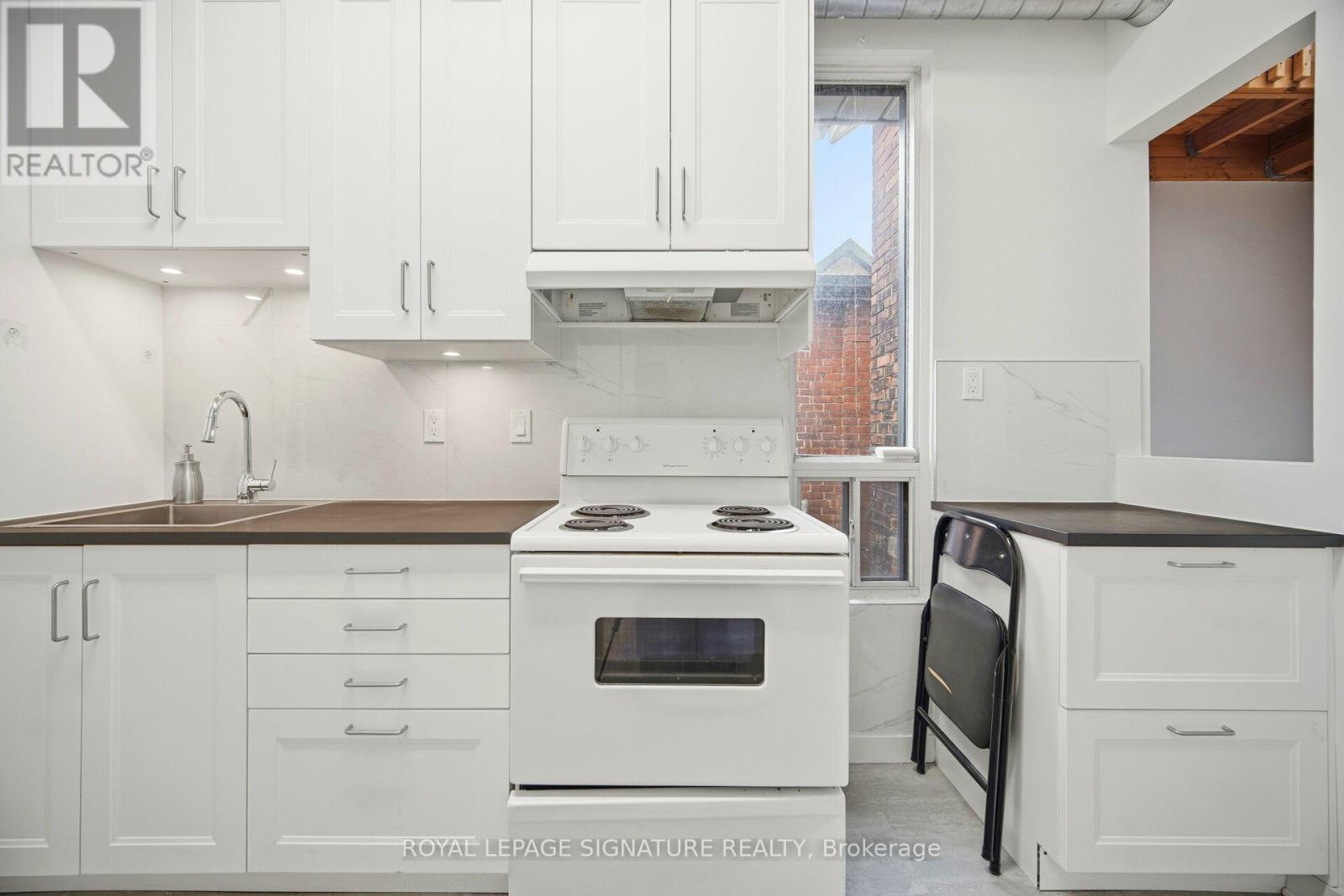 2 - 46 Armstrong Avenue, Toronto, Ontario  M9B 2G2 - Photo 13 - W12640386