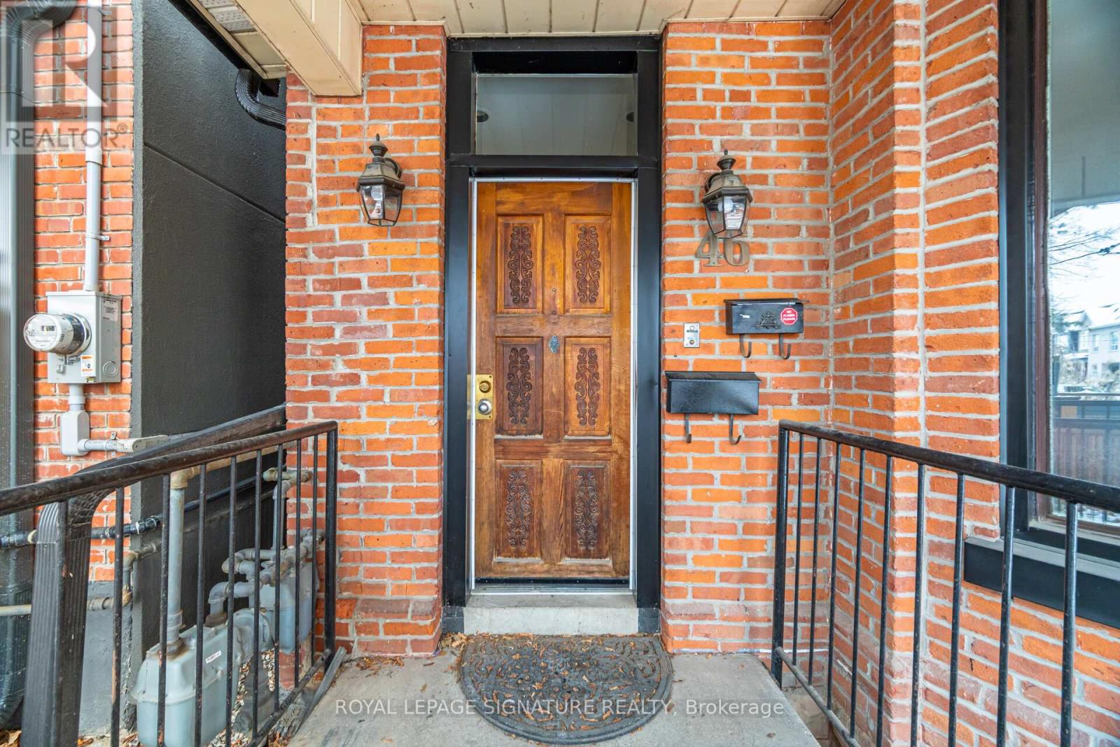 2 - 46 Armstrong Avenue, Toronto, Ontario  M9B 2G2 - Photo 4 - W12640386