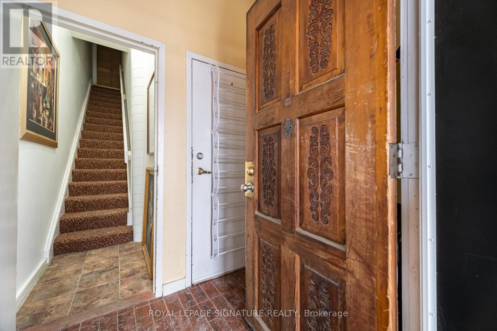 2 - 46 Armstrong Avenue, Toronto, Ontario  M9B 2G2 - Photo 5 - W12640386