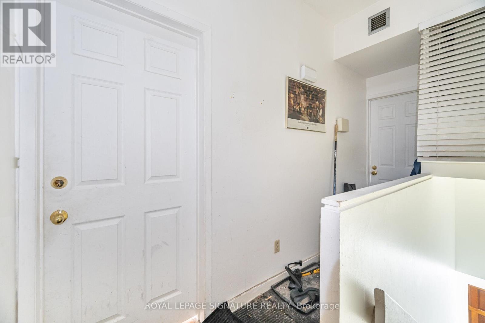 2 - 46 Armstrong Avenue, Toronto, Ontario  M9B 2G2 - Photo 6 - W12640386