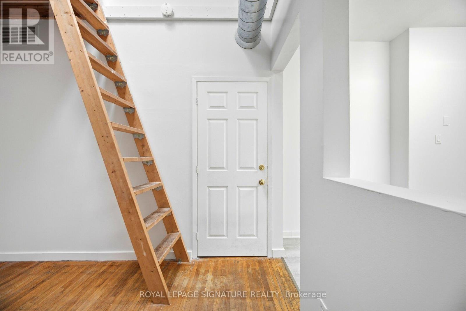 2 - 46 Armstrong Avenue, Toronto, Ontario  M9B 2G2 - Photo 7 - W12640386