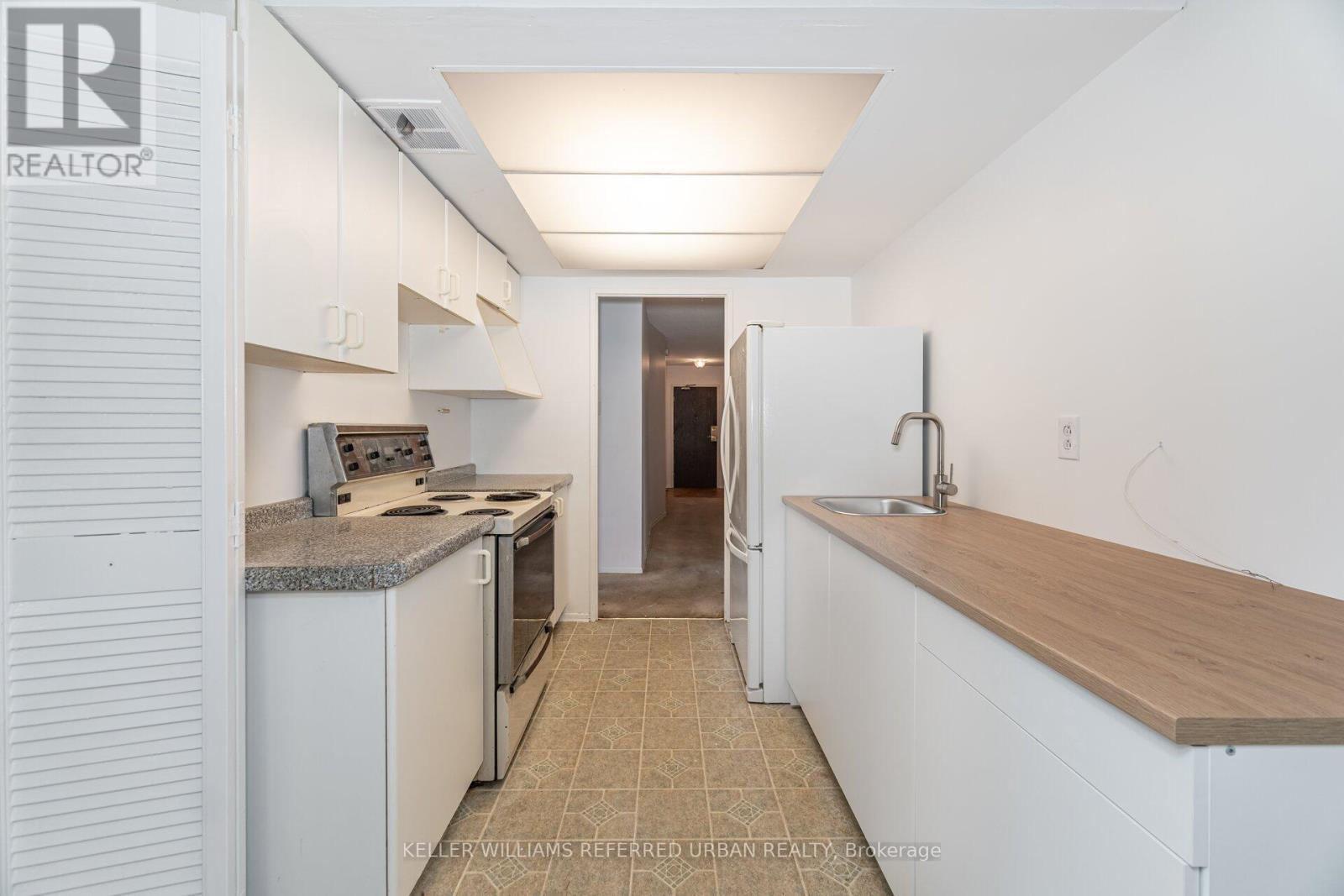 404 - 1515 Lakeshore Road E, Mississauga, Ontario  L5E 3E3 - Photo 5 - W12640402