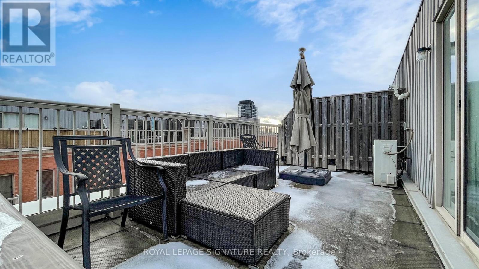 226 - 25 Turntable Crescent, Toronto, Ontario  M6H 4K8 - Photo 15 - W12640418