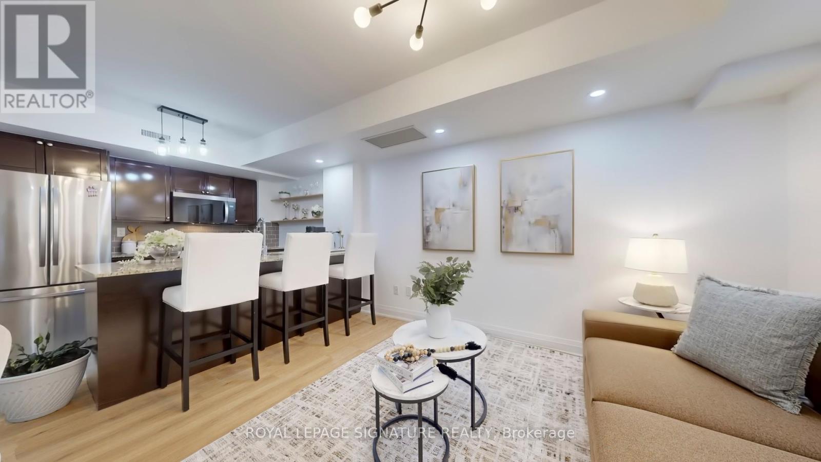 226 - 25 Turntable Crescent, Toronto, Ontario  M6H 4K8 - Photo 5 - W12640418