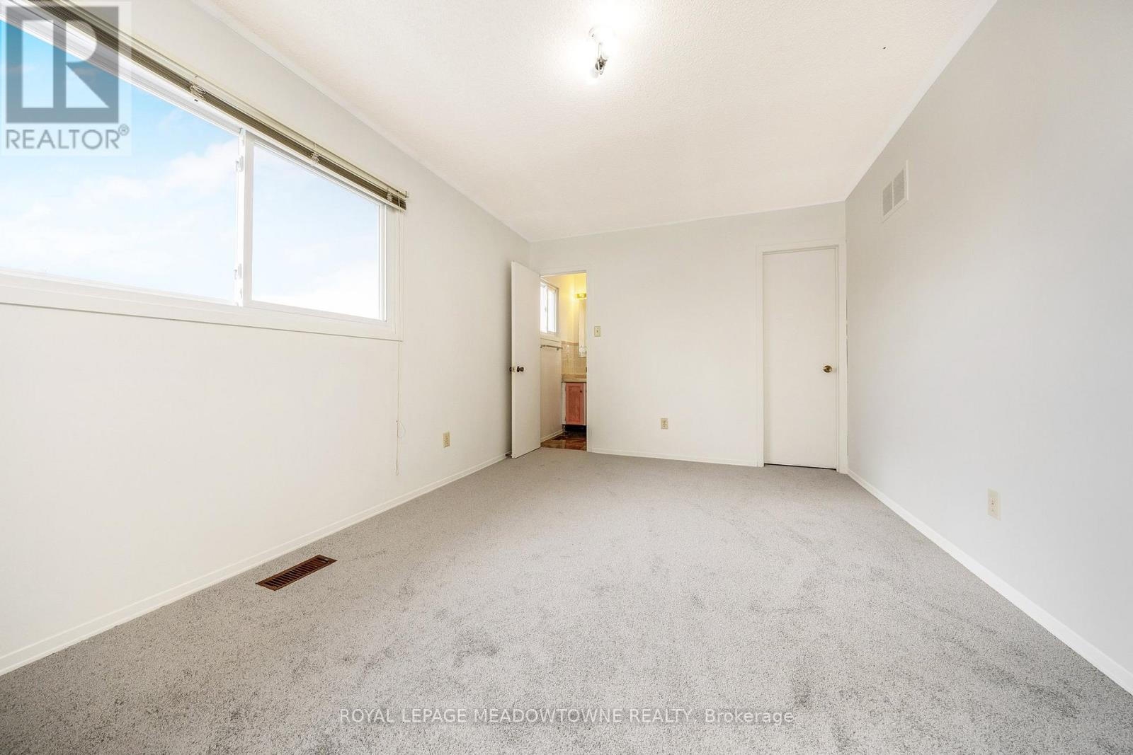 165 Vodden Street W, Brampton, Ontario  L6X 2Y1 - Photo 10 - W12640428