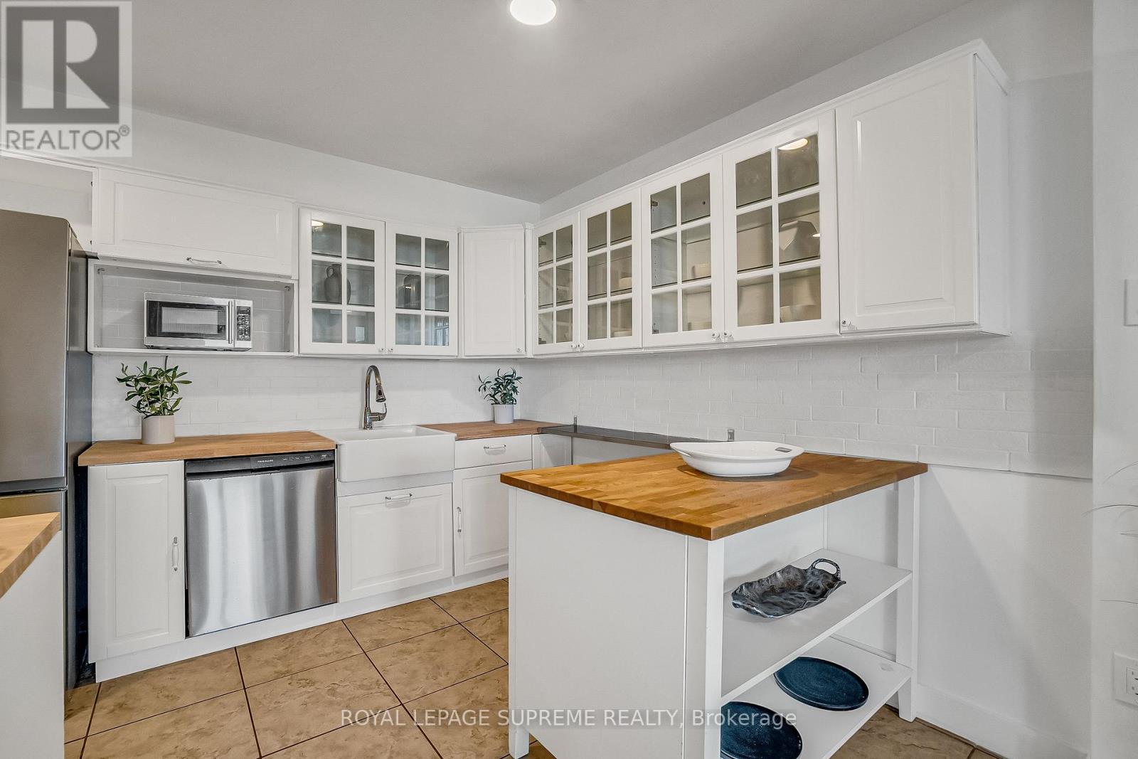 1202 - 85 Emmett Avenue, Toronto, Ontario  M6M 5A2 - Photo 12 - W12640444