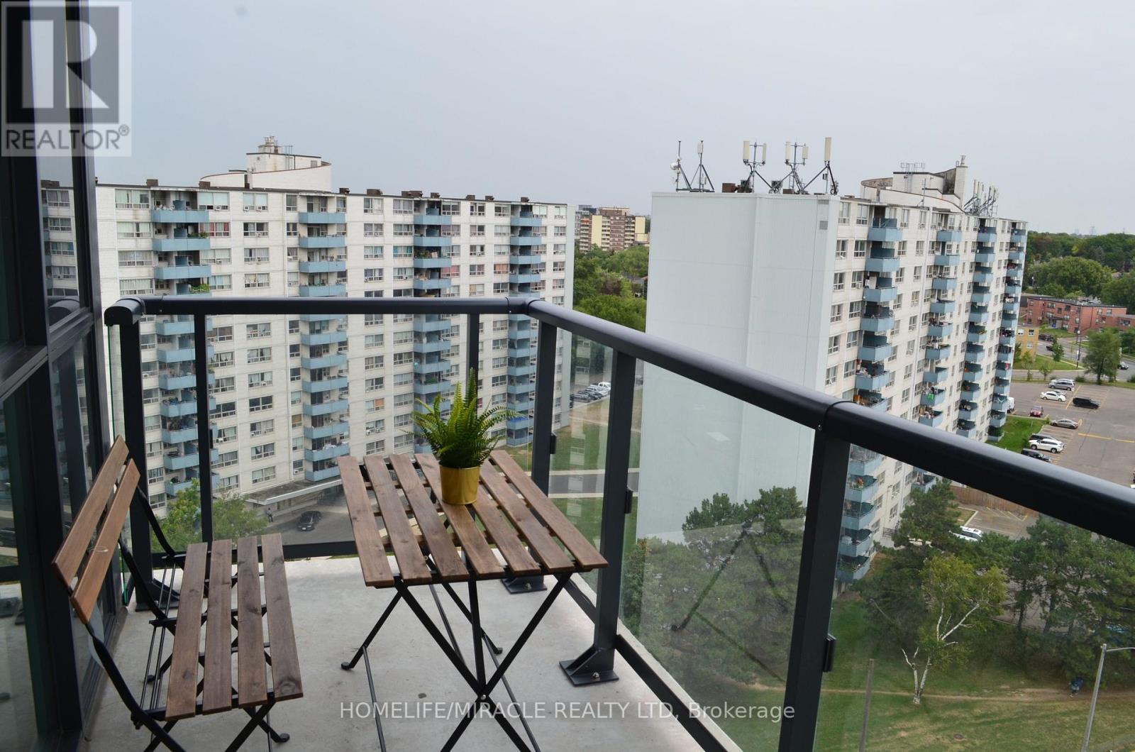 1305 - 1461 Lawrence Avenue W, Toronto, Ontario  M6L 0A6 - Photo 11 - W12640450