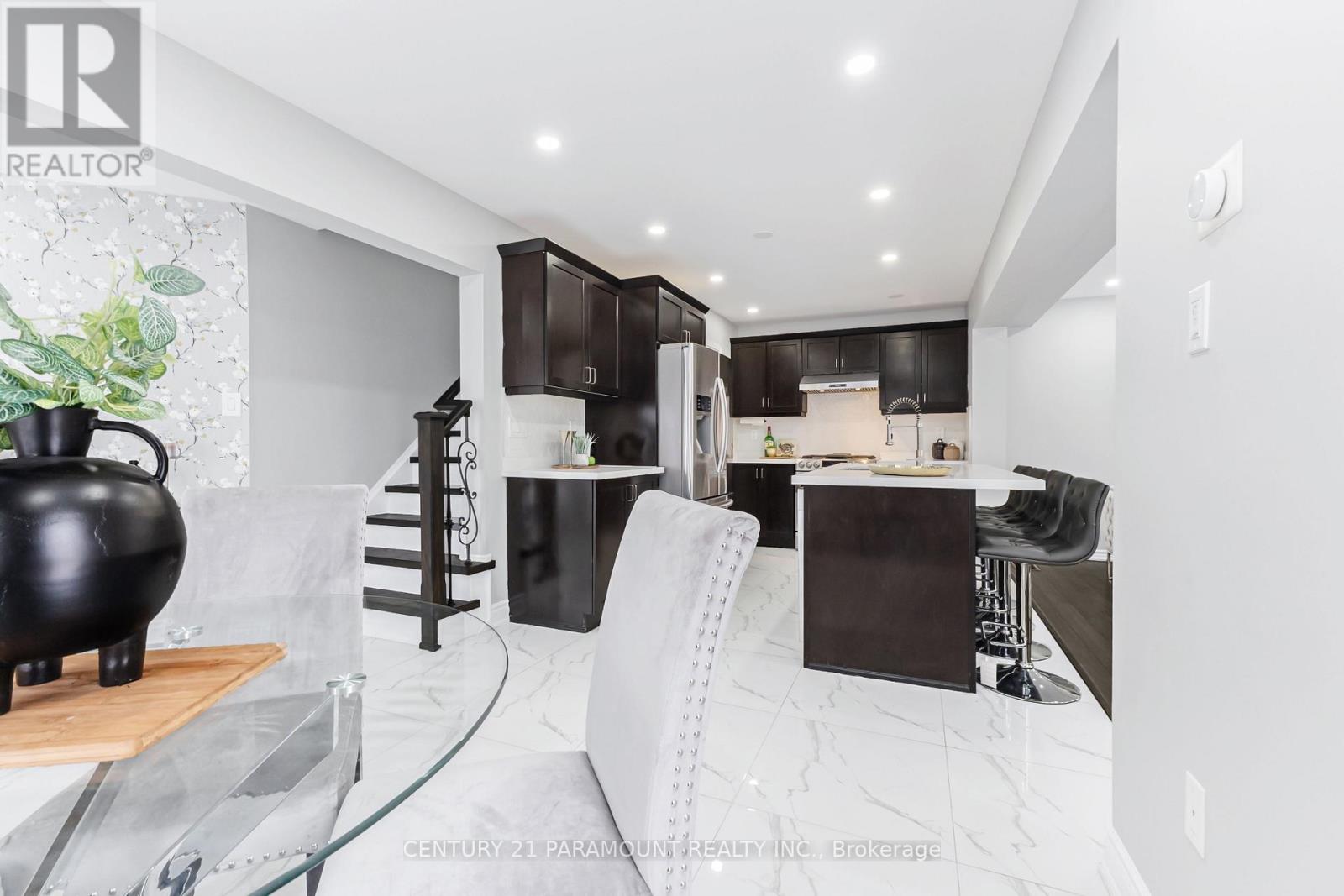 39 Fenchurch Drive, Brampton, Ontario  L7A 4G1 - Photo 12 - W12640474