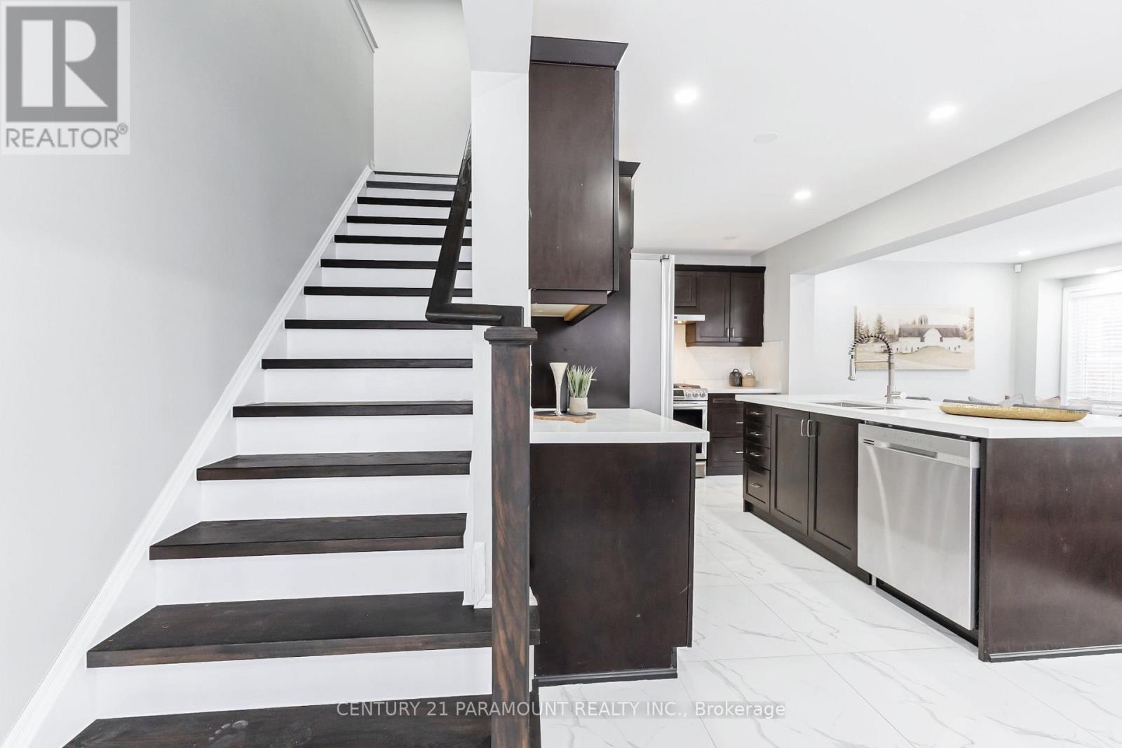 39 Fenchurch Drive, Brampton, Ontario  L7A 4G1 - Photo 16 - W12640474