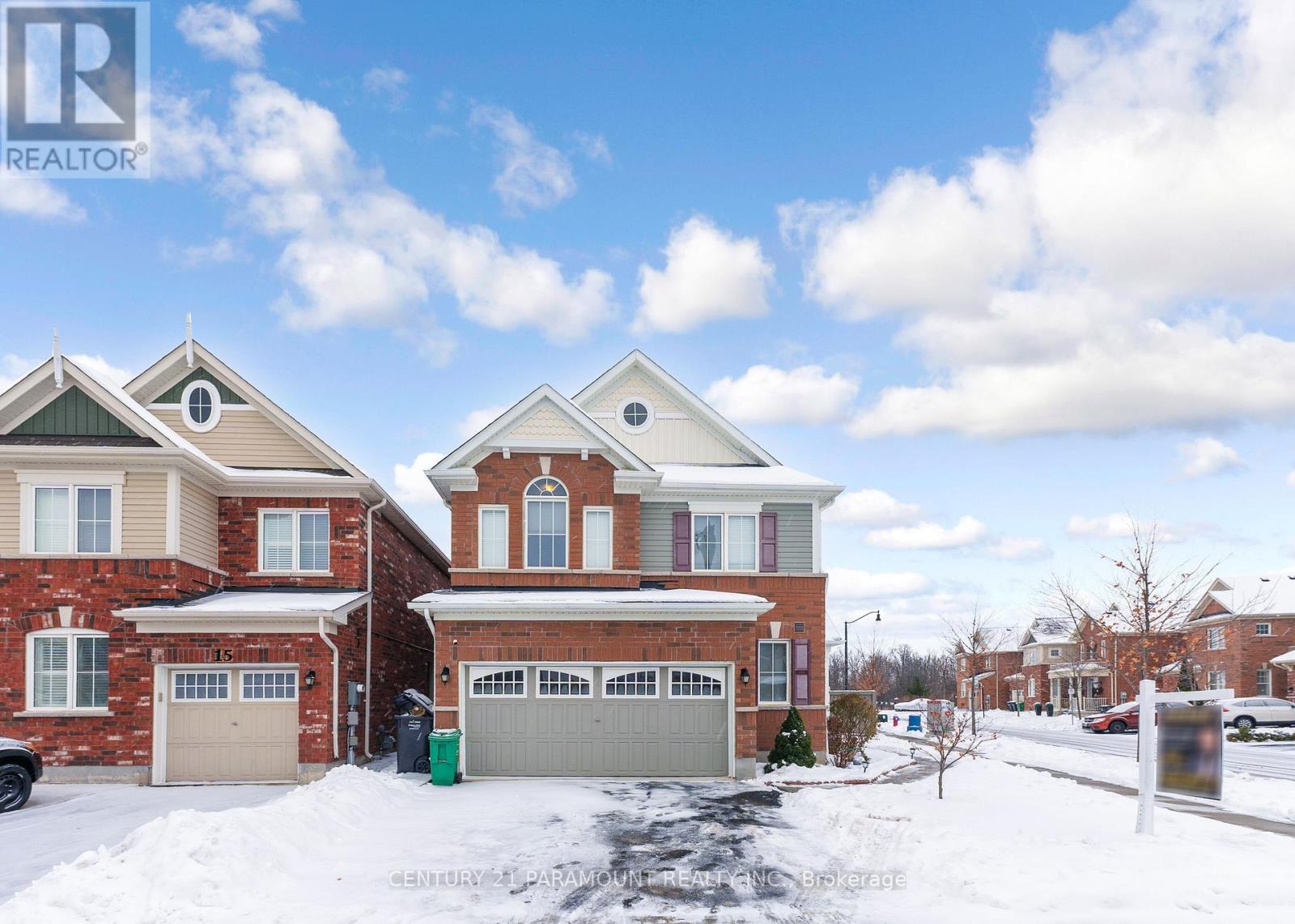 39 Fenchurch Drive, Brampton, Ontario  L7A 4G1 - Photo 2 - W12640474