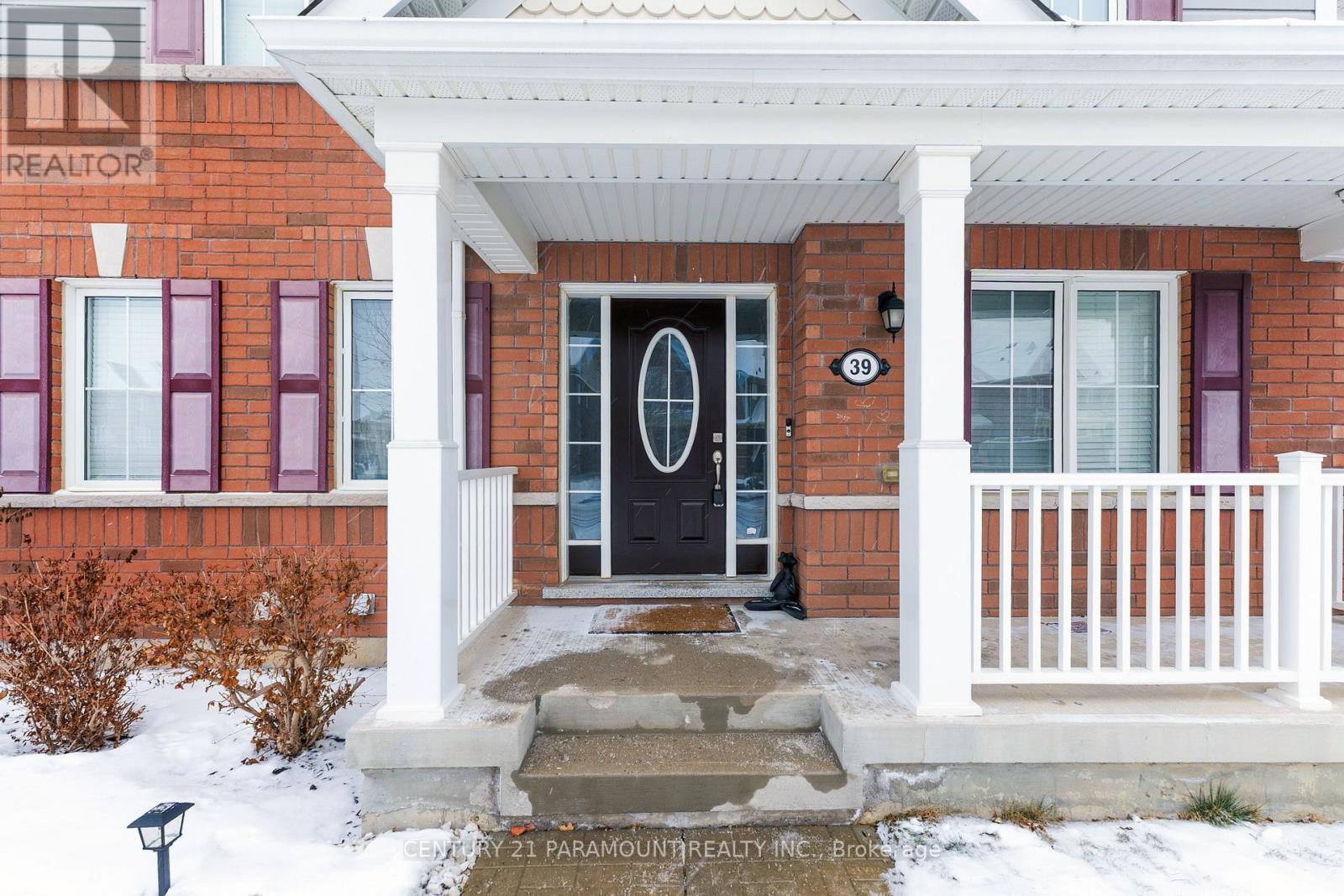 39 Fenchurch Drive, Brampton, Ontario  L7A 4G1 - Photo 4 - W12640474