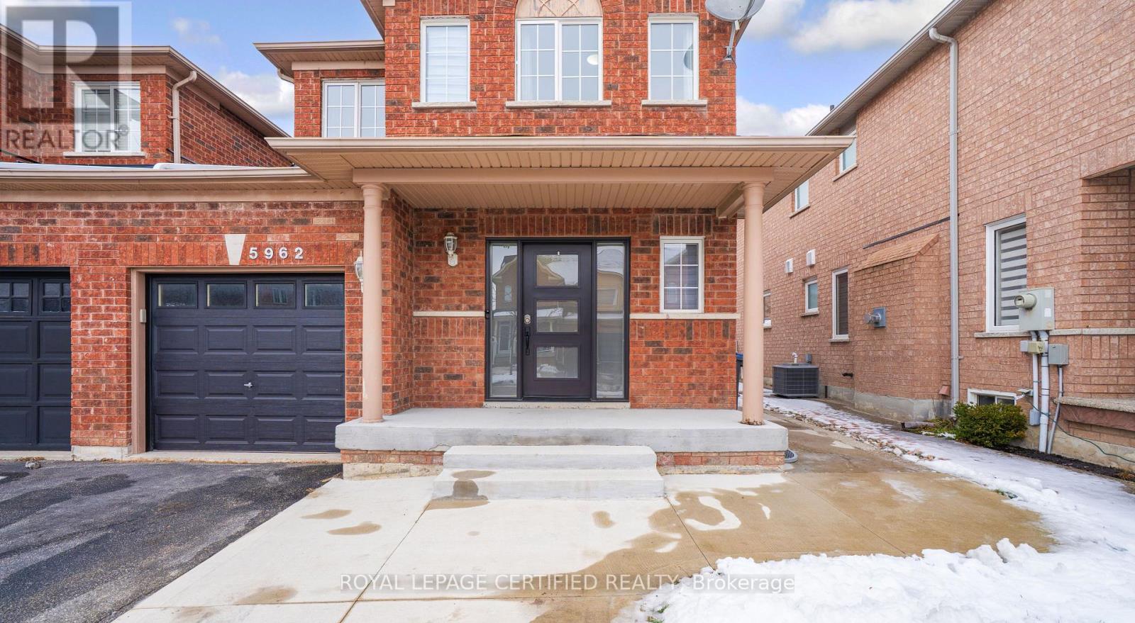 5962 Manzanillo Crescent, Mississauga, Ontario  L5M 6Y3 - Photo 4 - W12640480