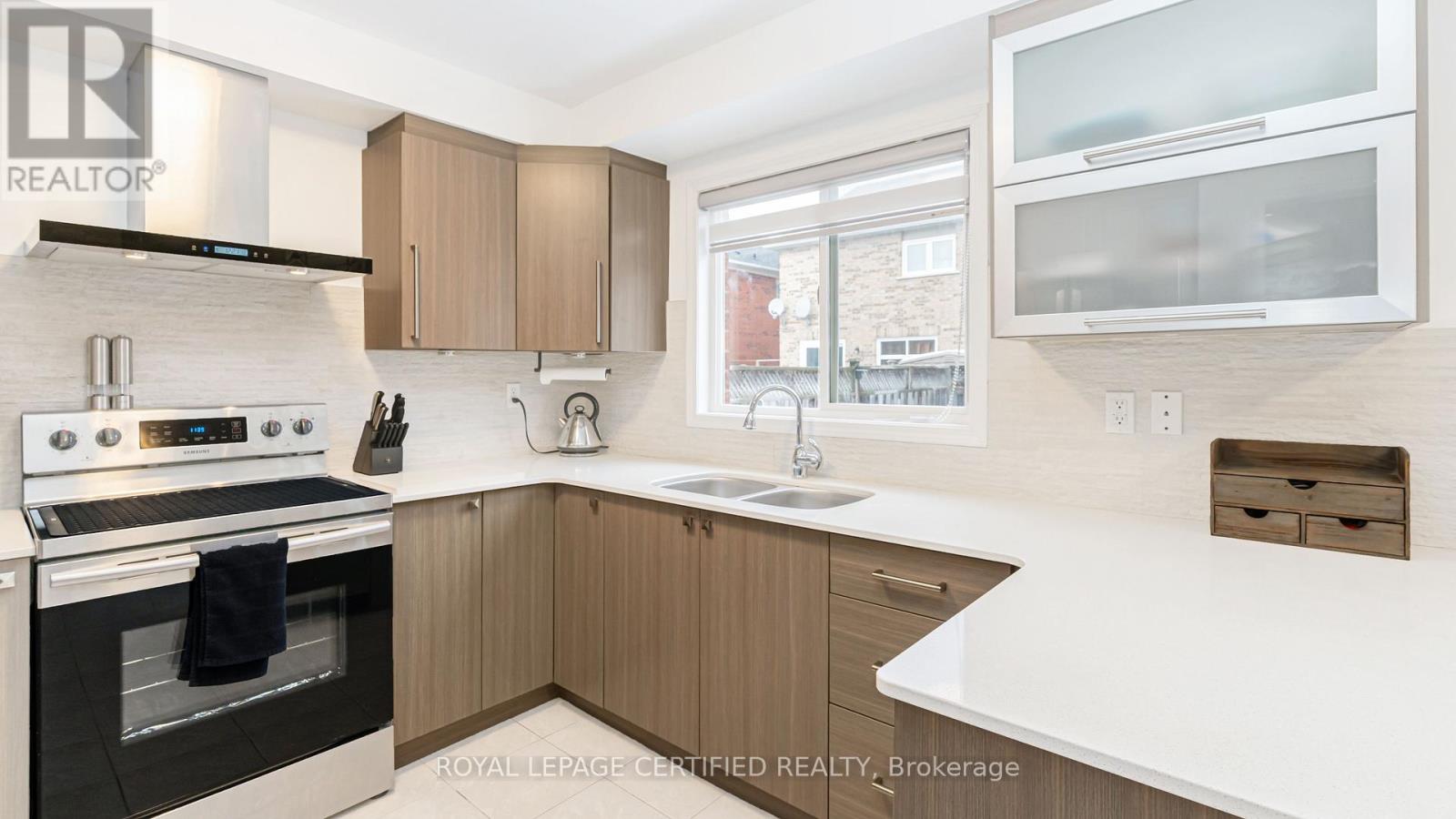 5962 Manzanillo Crescent, Mississauga, Ontario  L5M 6Y3 - Photo 9 - W12640480