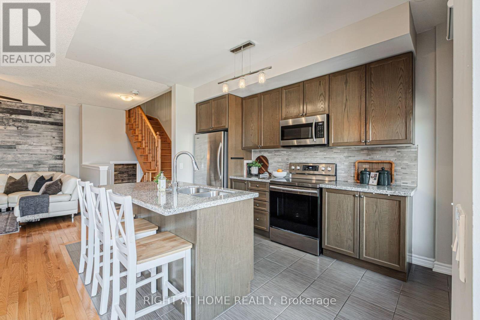 422 Athabasca Common, Oakville, Ontario  L6H 0R5 - Photo 12 - W12640504