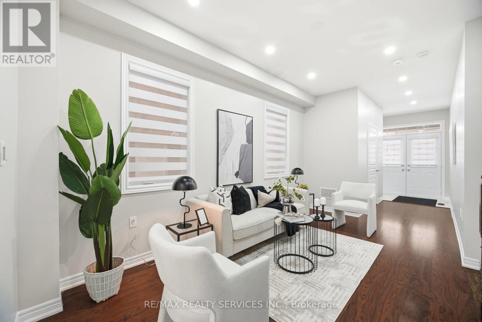 26 Deer Ridge Trail, Caledon, Ontario  L7C 3Z6 - Photo 3 - W12640508