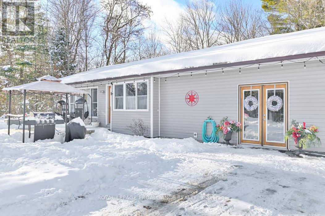 1023 Jewel Road, North Frontenac, Ontario  K0H 1K0 - Photo 34 - X12395009