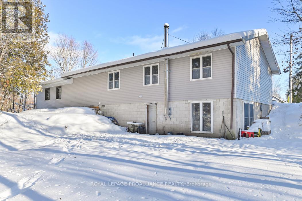 1023 Jewel Road, North Frontenac, Ontario  K0H 1K0 - Photo 38 - X12395009
