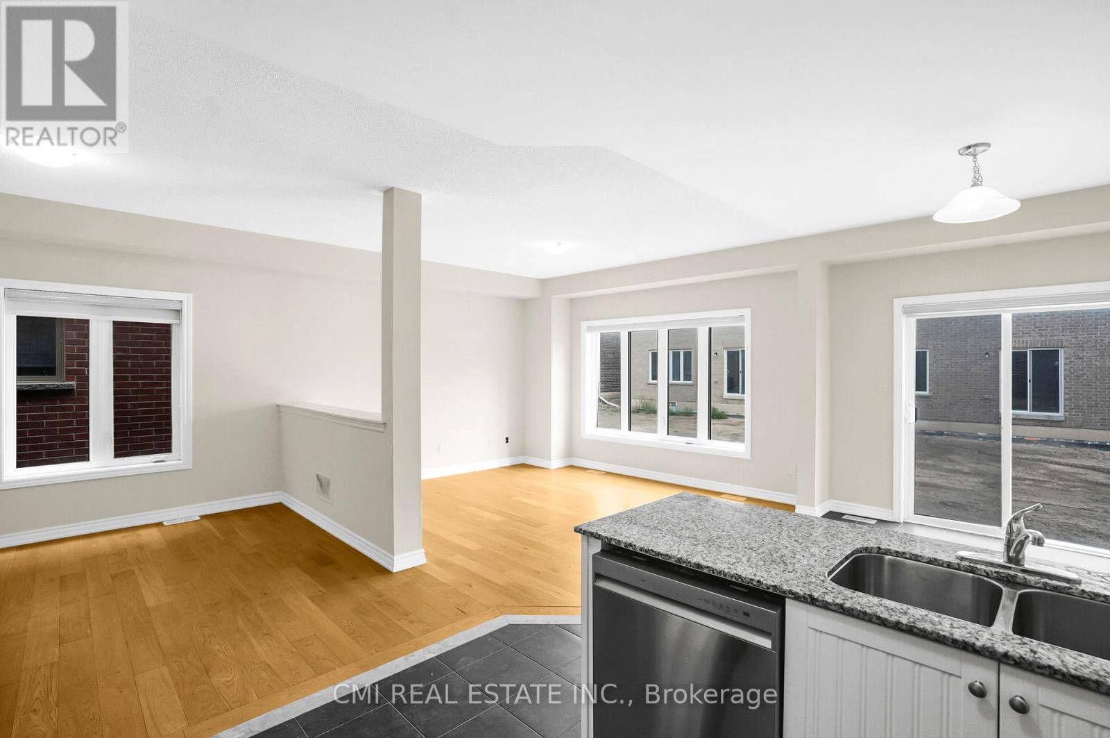 251 Palace Street, Thorold, Ontario  L2V 0N3 - Photo 11 - X12640408