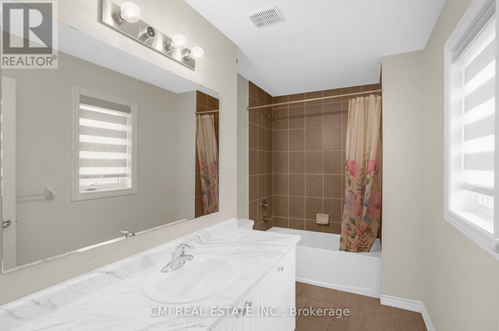 251 Palace Street, Thorold, Ontario  L2V 0N3 - Photo 33 - X12640408