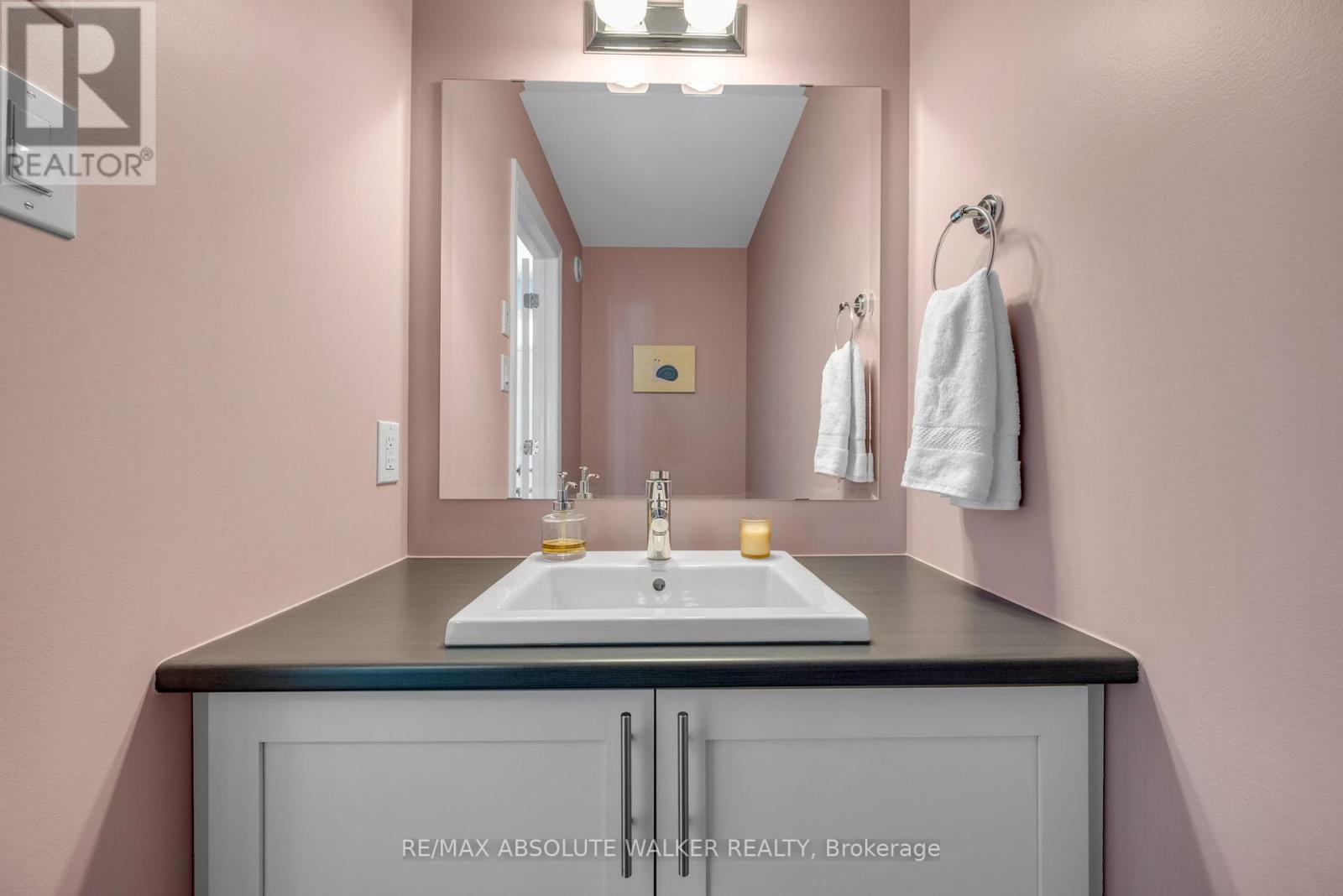 119 Cambie Road, Ottawa, Ontario  K1X 0A6 - Photo 12 - X12640538