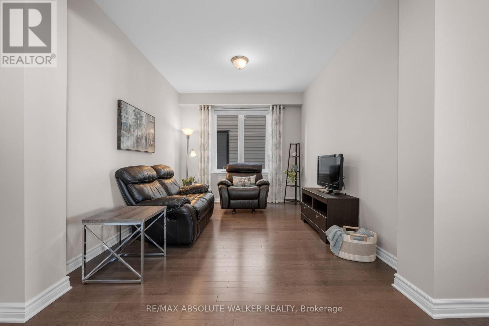 119 Cambie Road, Ottawa, Ontario  K1X 0A6 - Photo 4 - X12640538