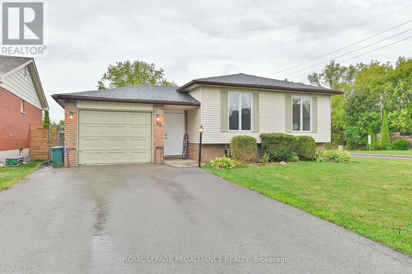 22 Briarwood Crescent, Belleville, Ontario  K8N 5J7 - Photo 2 - X12640566
