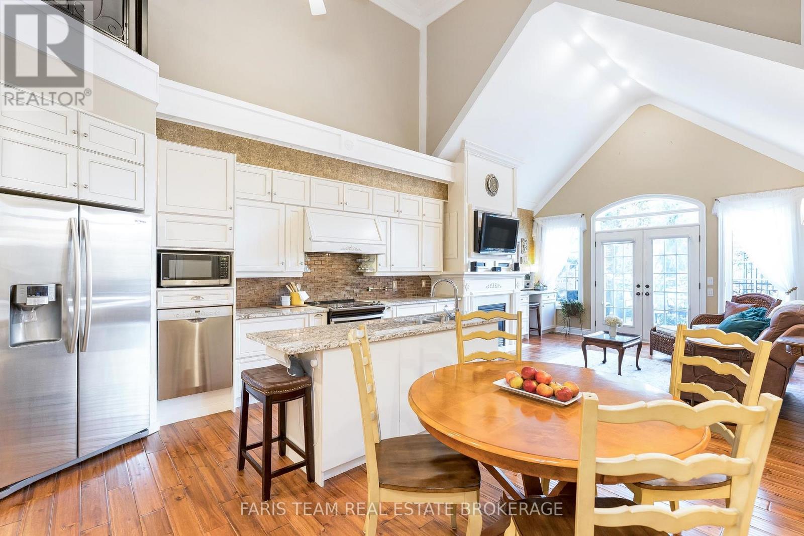 10 Wilton Trail, Aurora, Ontario  L4G 7S9 - Photo 6 - N12483990