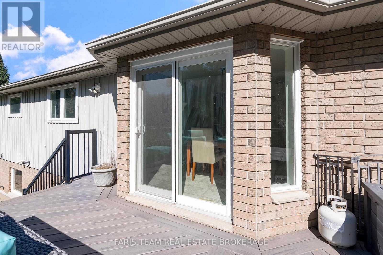 24 Parr Boulevard, Springwater, Ontario  L0M 1T2 - Photo 34 - S12629482