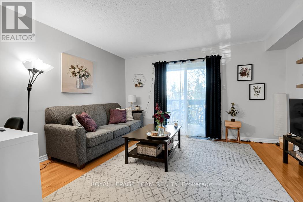 131 Tall Pines Pine, Ottawa, Ontario  K2H 1H1 - Photo 10 - X12640620